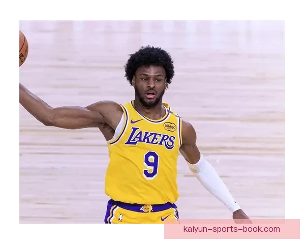 布朗尼连续背靠背胜利南湾湖人13战全胜雷迪克高度评价他努力拼搏